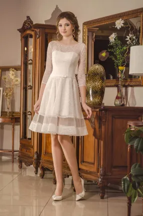 ---Short wedding dress for second nuptials in ivory color with three-quarter sleeves in lace--