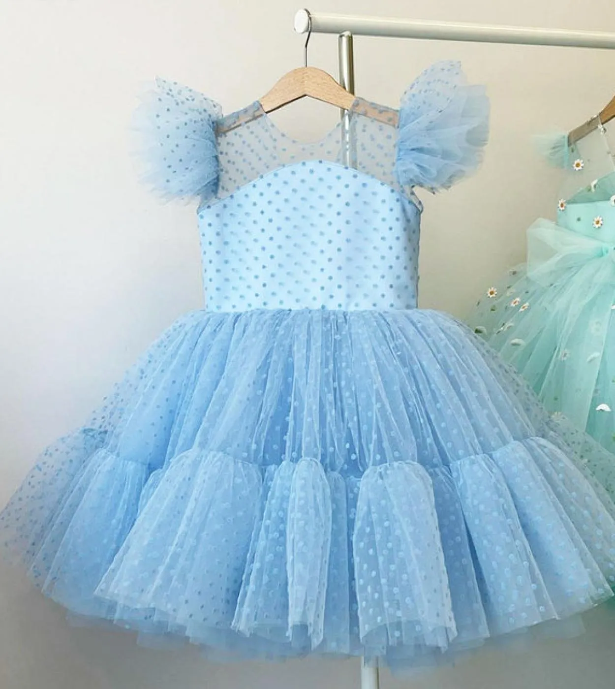 4 10t Ragazze Fluffy Princess Dress Girl Dots Ruffle Sleeve Tulle Tutu Gown Flower Girls Abiti per matrimonio Bambini Compleanno