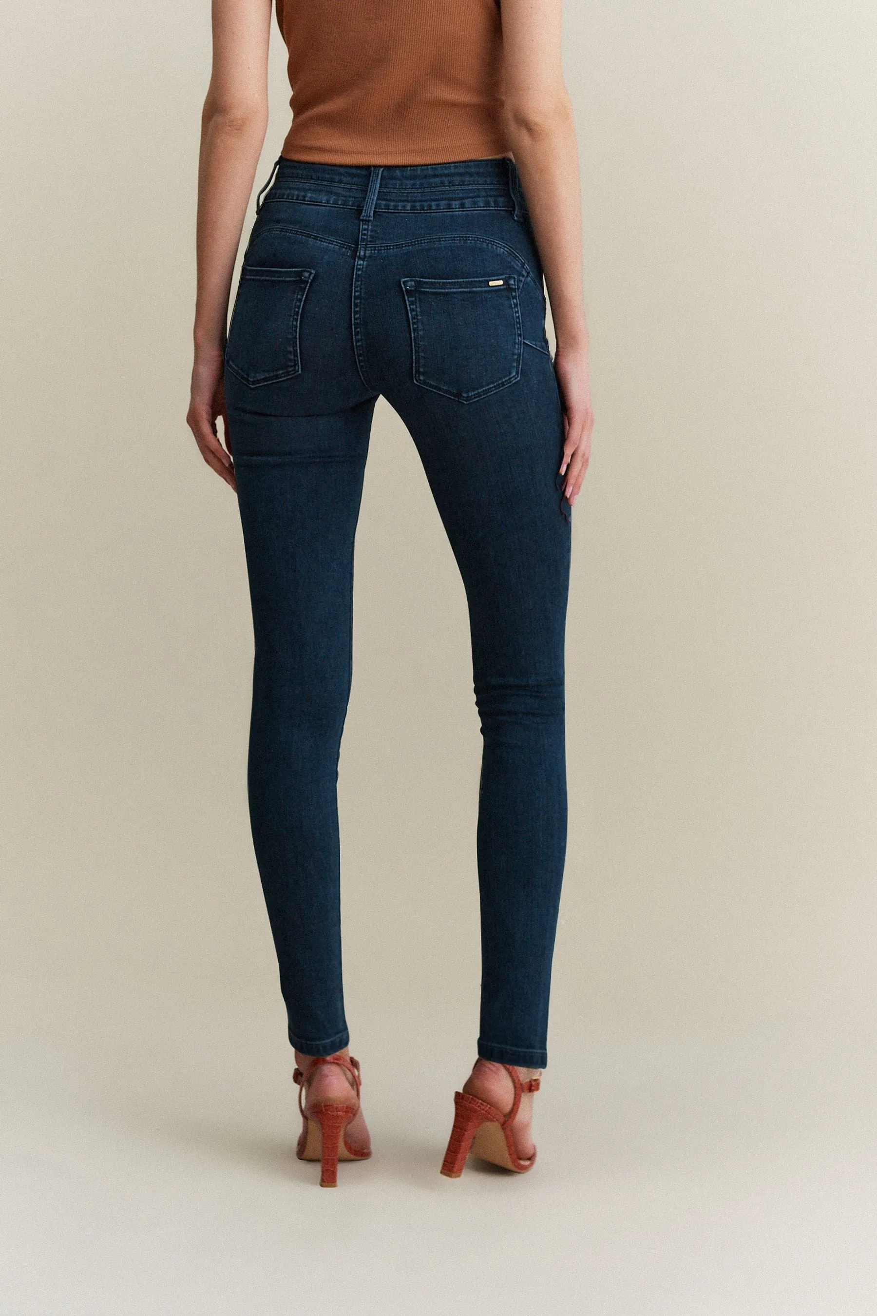 Jeans skinny effetto push-up, snellente e modellante